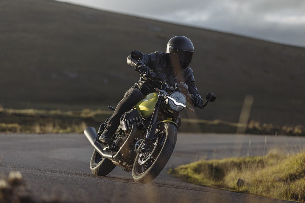 Sport V7 on the prowl.
