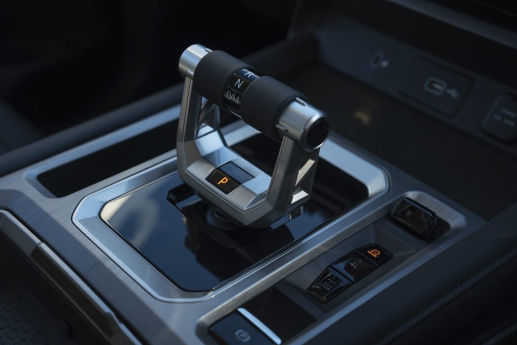 Proper ute gear lever for serious take-off. Hope your safety belts are fastened. 