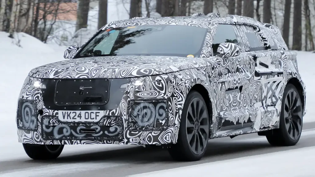This will not be a Evoque replacement, rather an electric alternative to the Velar. 