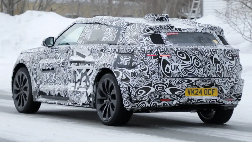 The coupe-style SUV look is clearly apparent in this image. 