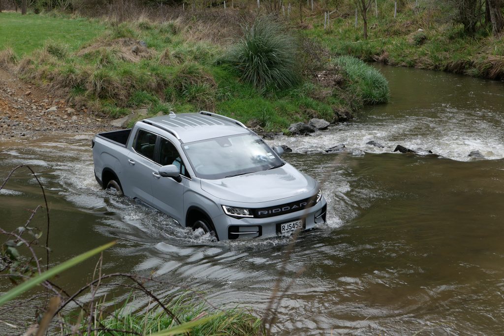 No worries here either, with 810mm wading depth.