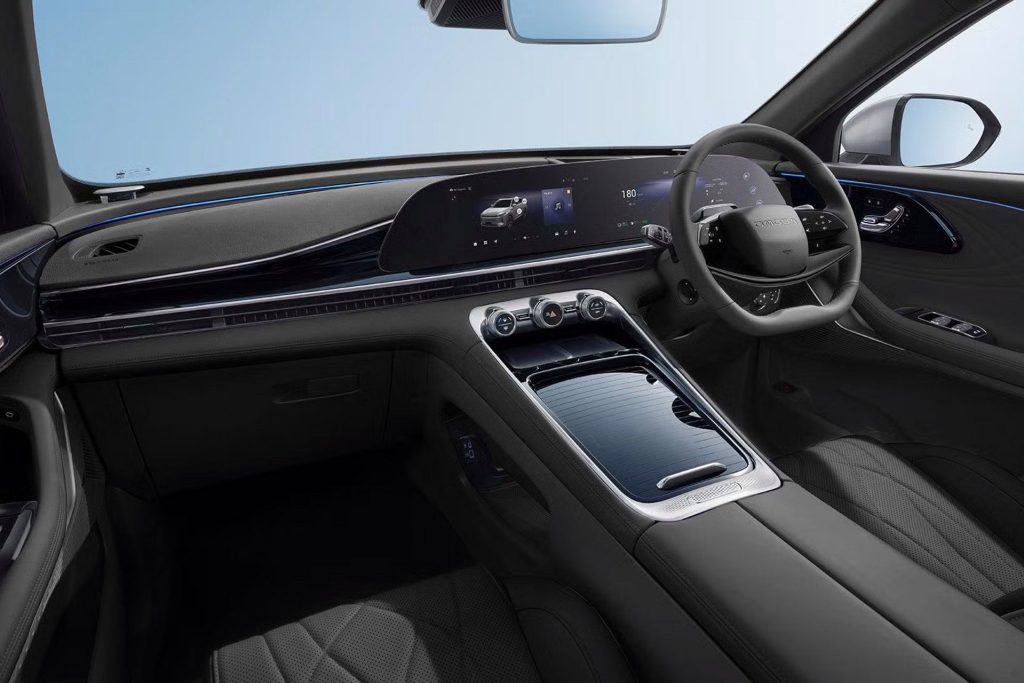 Simple high-end interior for Omoda 9.