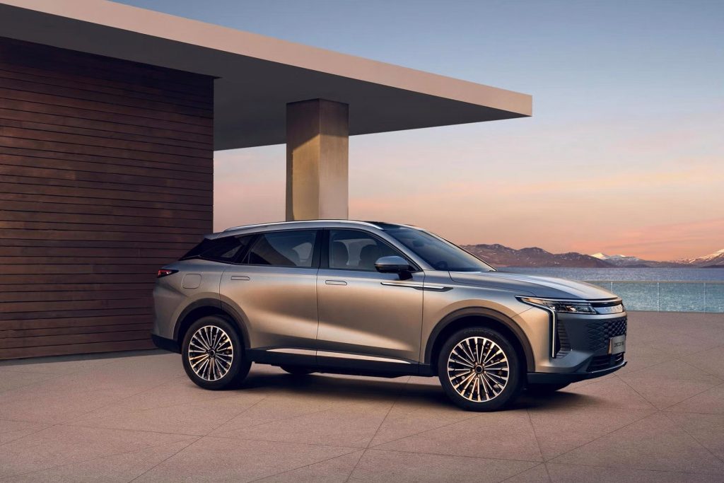 Large Medium SUV from Omoda, its most expensive yet.