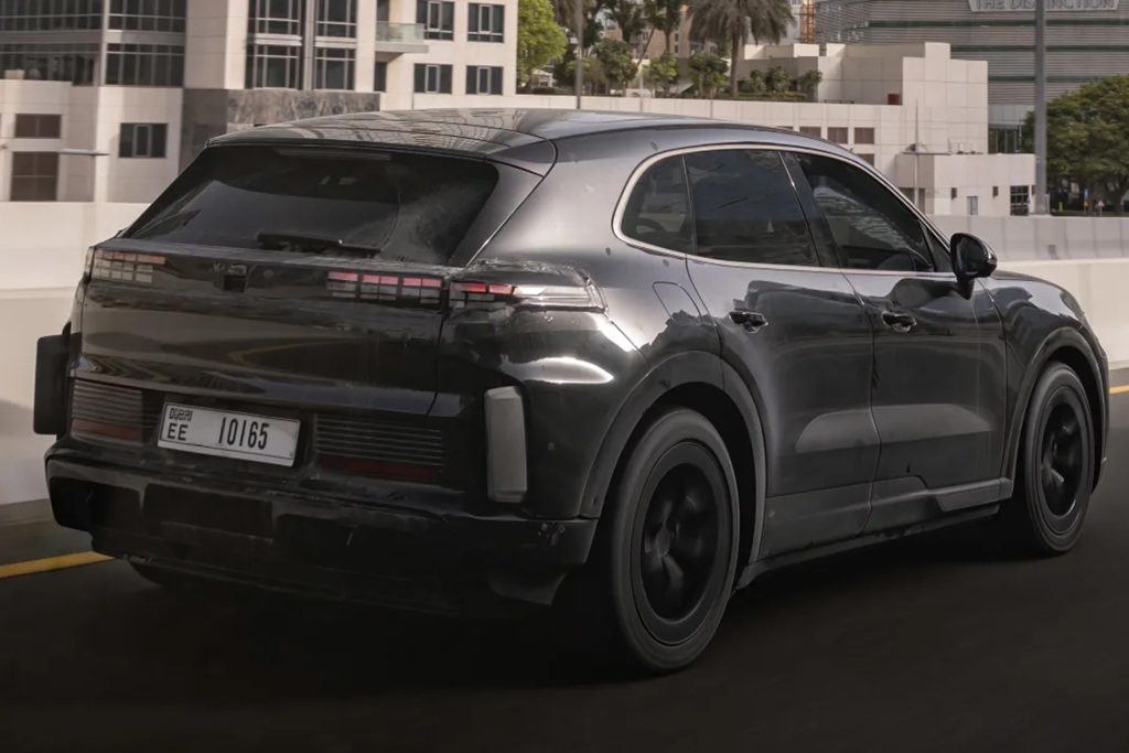 Subtly different look to the existing Cayenne.