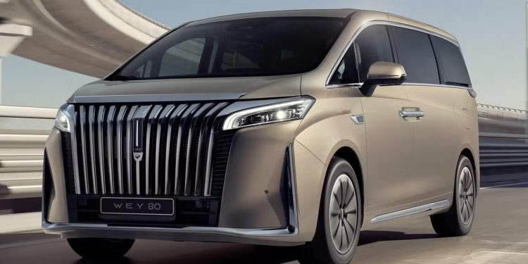 Wey G9 in beige with a big grile