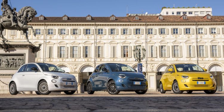 Fiat 500 and a statue